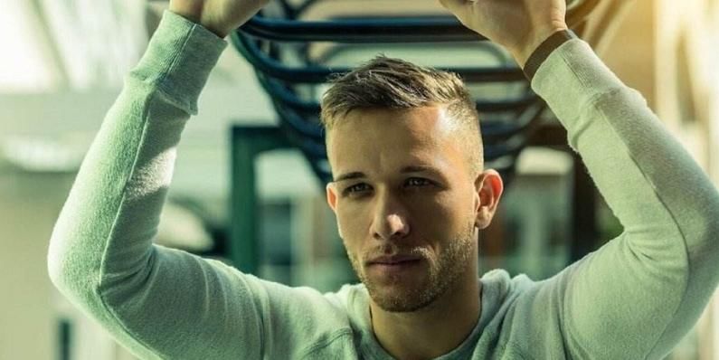 打出了与多 打出了与多