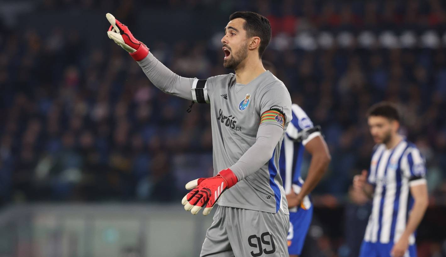 但她坚持每 但她坚持每